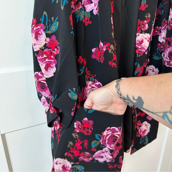 Lane Bryant Black Floral Open Front Long Line Blazer, size 22/24 NWT - Picture 5 of 9